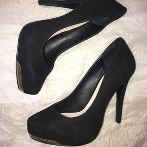 BCBGeneration Black Suede Size 7 heels
